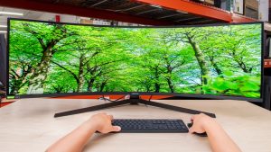 How Large Computer Monitors are Changing the Game缩略图